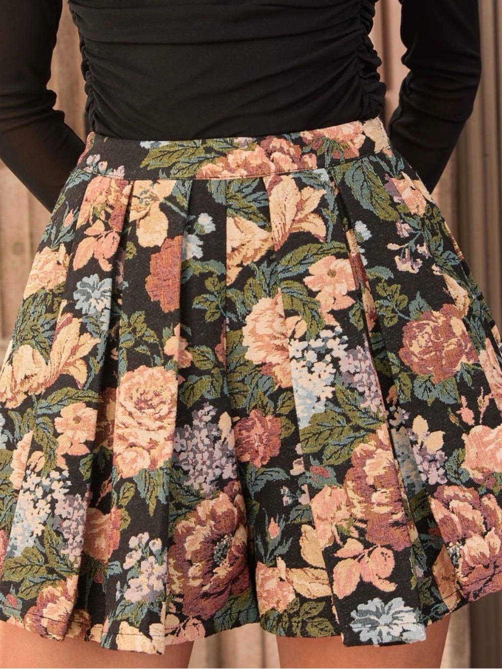 Vici Levien Pleated Tapestry Shorts - Like New